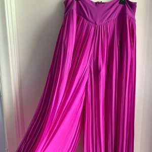 Wide leg pleated pants